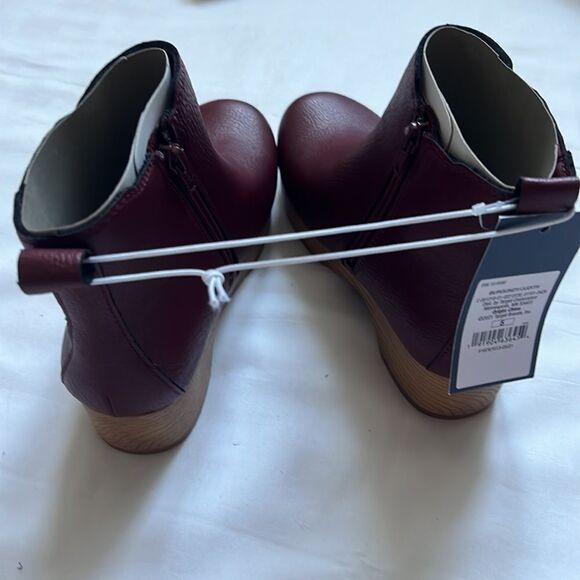 𝅺⭐️UNIVERSAL Thread Burgundy Red Memory Foam Judith Clog Boots Size 5⭐️ - Picture 6 of 7